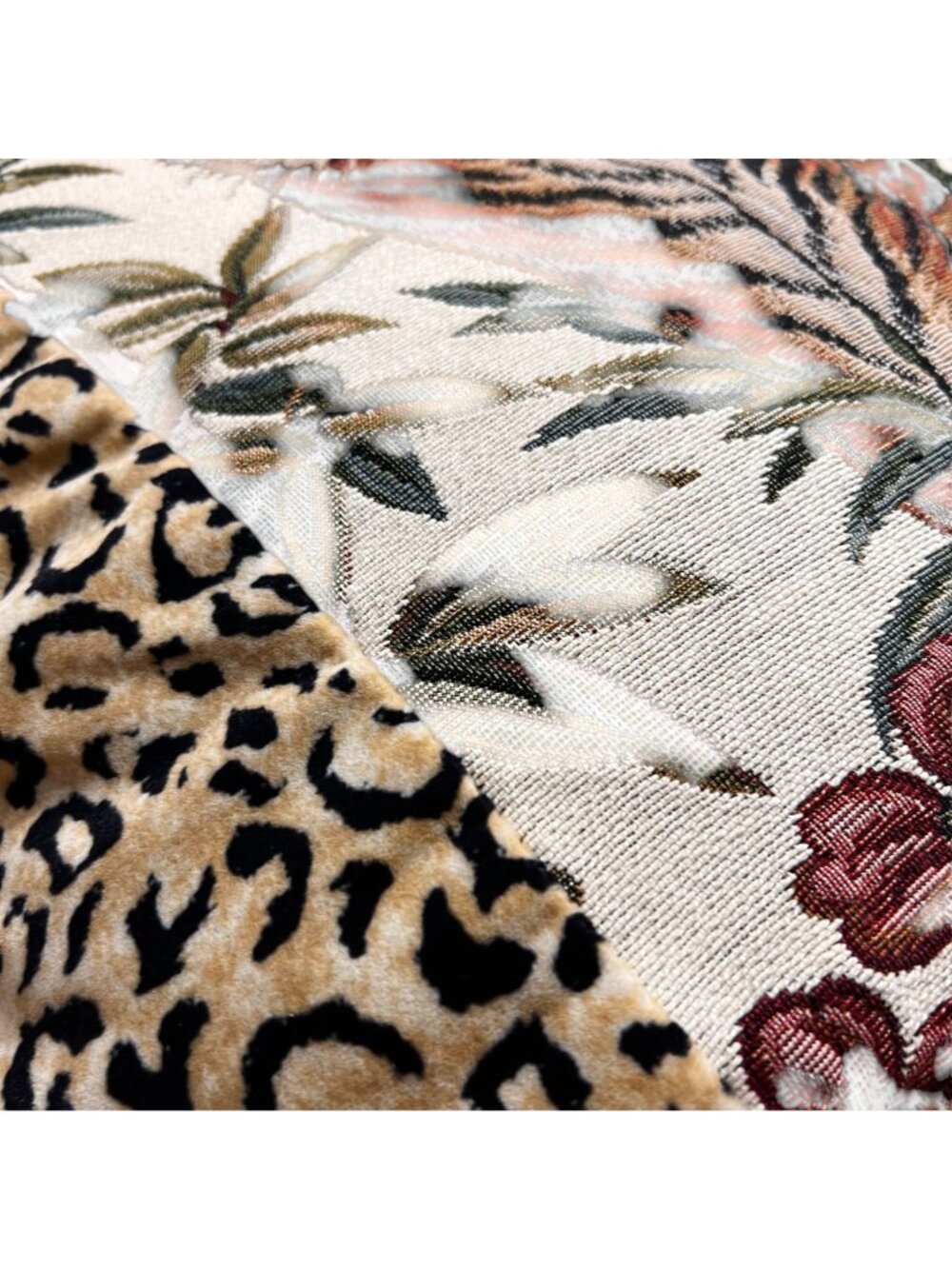 Ashford Court Tiger Tapestry Throw Pillow Velour Sides Back Jungle 19x19 - Picture 3 of 8